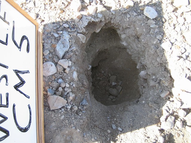 Thumb for 17 aug 05 test pit cm5a.jpg (2849 KB)